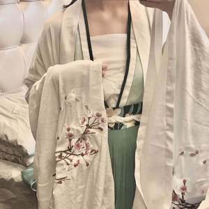 亚洲女孩淫荡毛片
